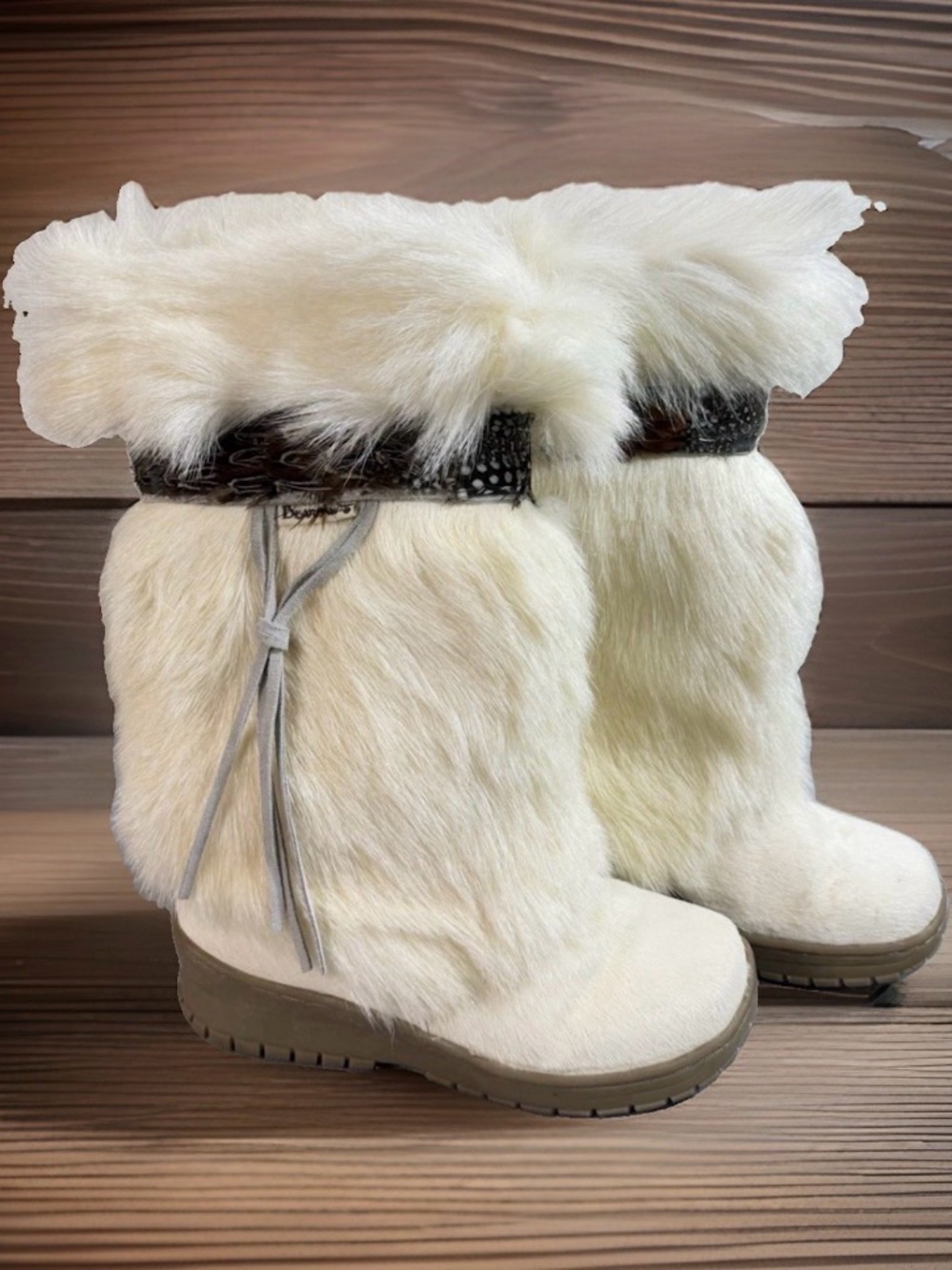 Bearpaw women’s 7 White Real Fur Winter Boots Feather Trim Apres Ski Snow Bunny